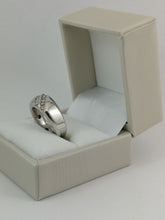 Load image into Gallery viewer, 14 KW Gold Band with Diamonds
